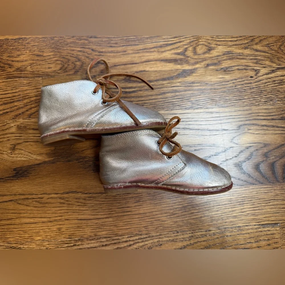 Mon Petit Handmade Toddler Gold Metallic Hard Soled Oxford Shoes Size 7